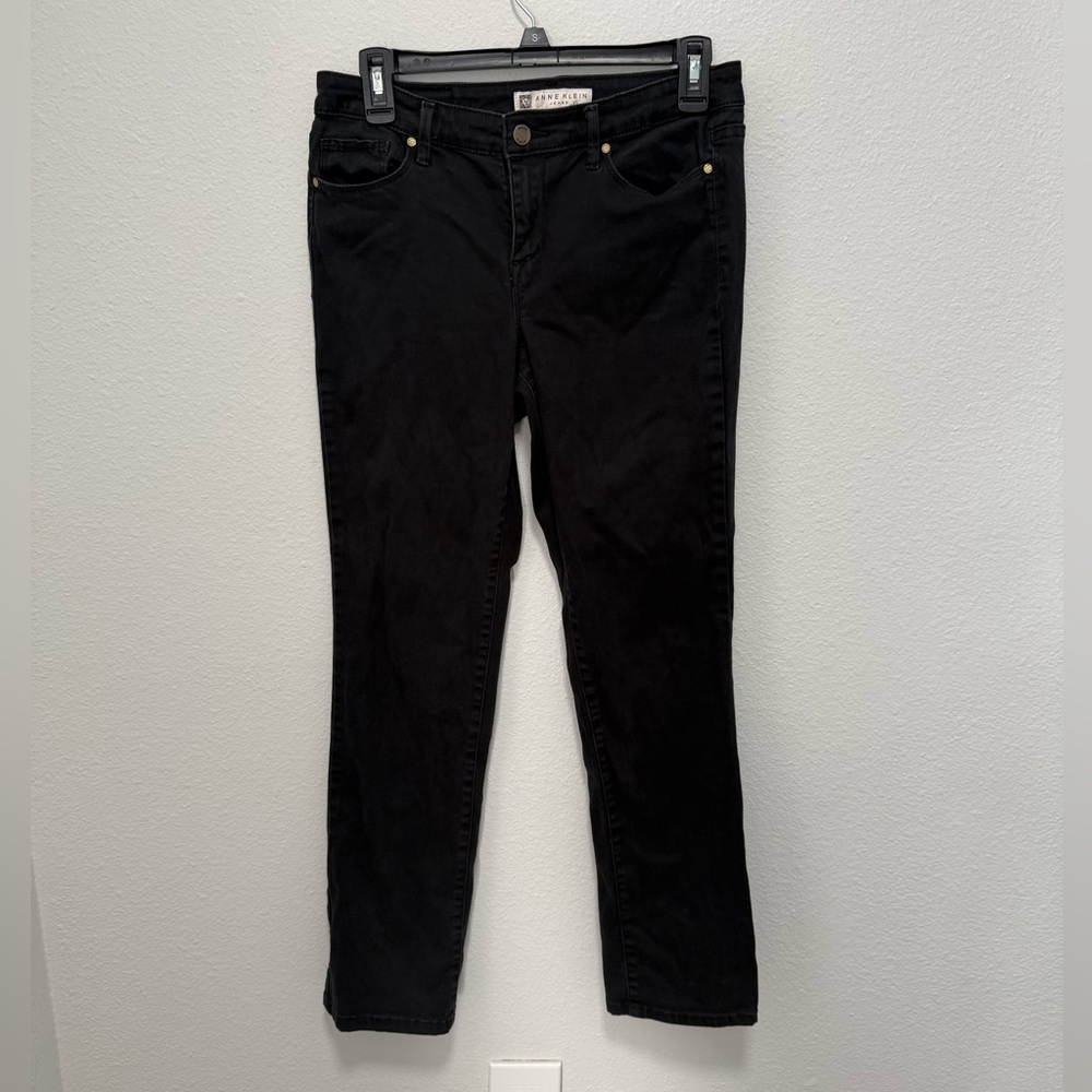 Anne Klein Women's Classic Black Straight Leg Jeans Size 6 Petite